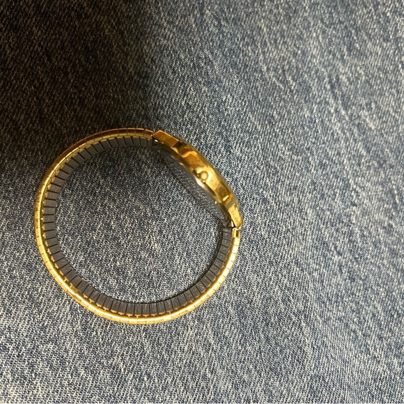 Classic Naté Gold Women's Watch with White Dial - Picture 4 of 5